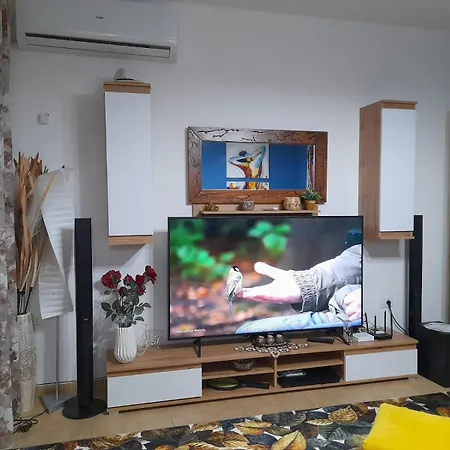 Apartment Xhindole Luxury